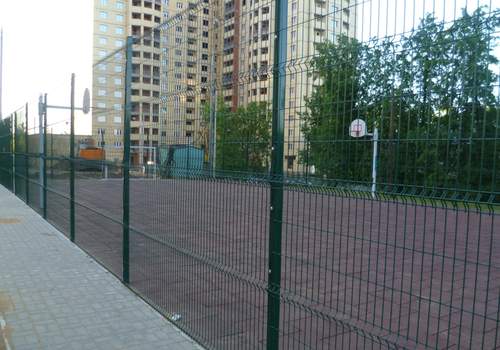 3Д забор для футбольной площадки в Берёзовском